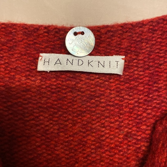 Margaret O’Leary Hand Knit V Neck 100% Cashmere Sweater Size M/L Color Dark Red - Picture 2 of 8